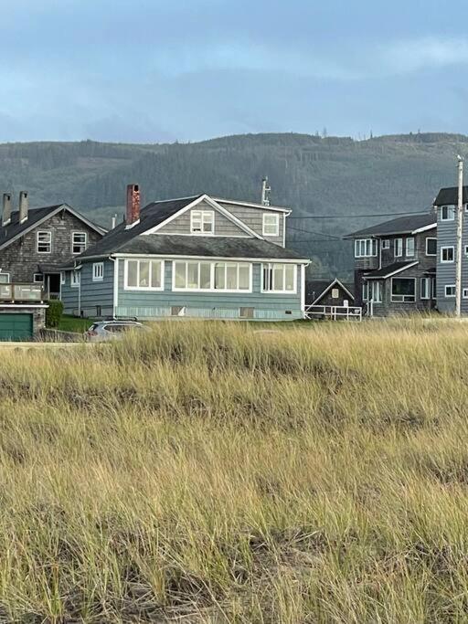 Seaside Beach Front House On The Promenade Eksteriør billede
